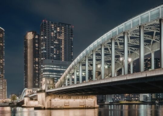 portada_marcelo_herdoiza_puentes_urbanos